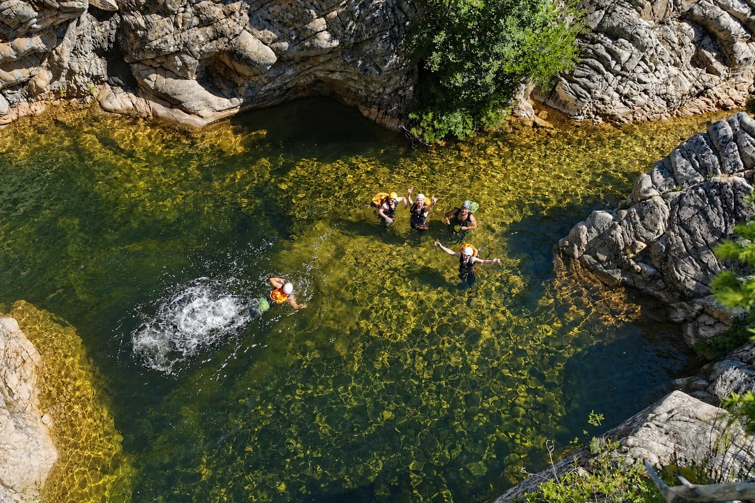 Pitrisconi canyoning and 4x4 approach — Excursions