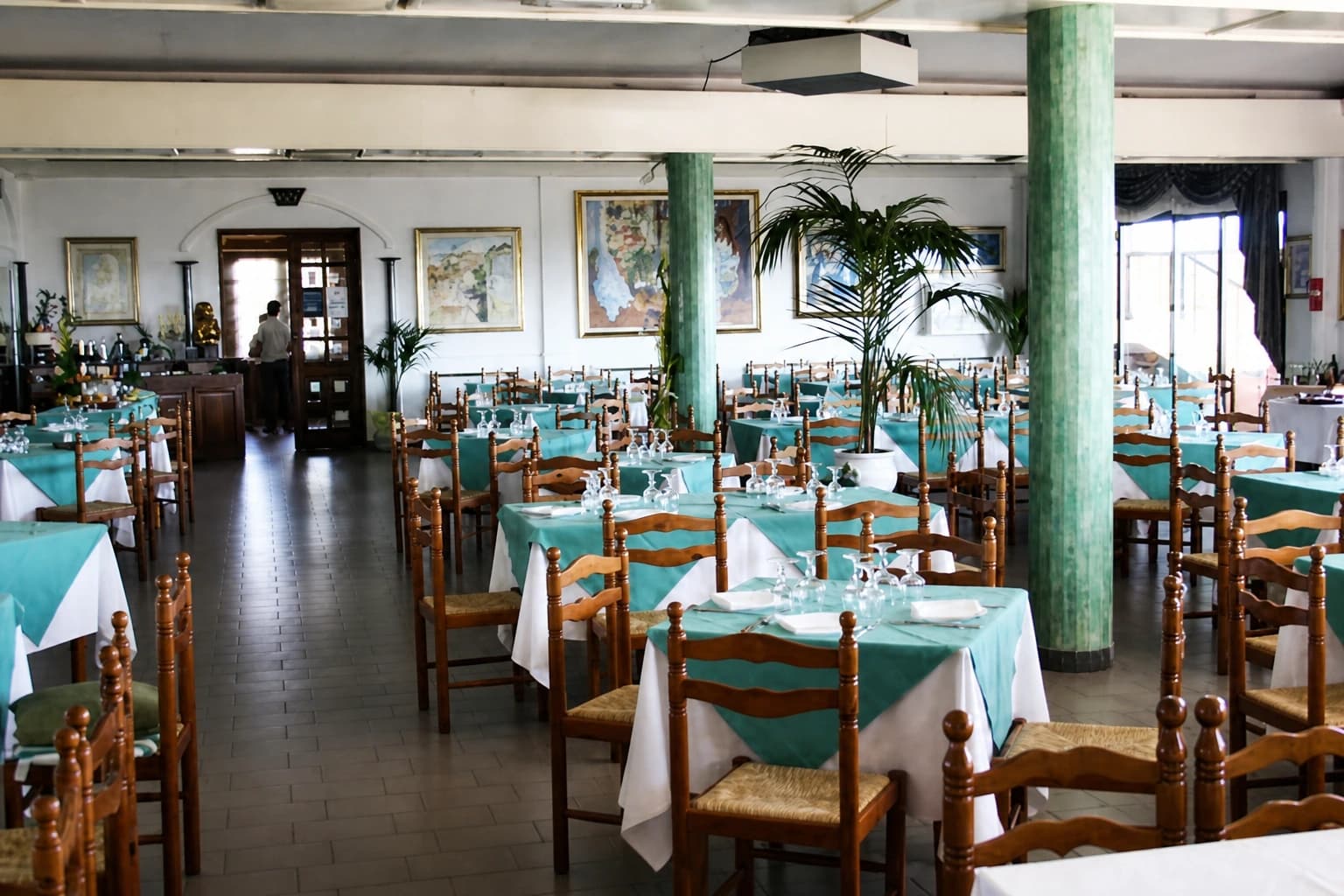 Ispinigoli — Restaurants