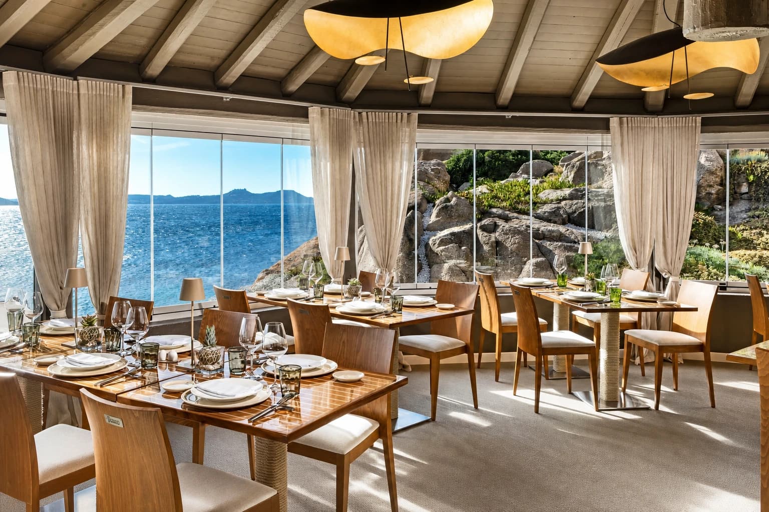Phi Restaurant (identità legacy; oggi Luciano's e Nammos) — Restaurants