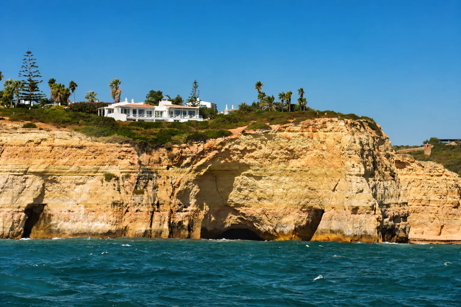 Sziklatetőn, vízparton vagy domboldalon – a tenger használatához igazodva — Mit kell koordinálni